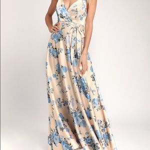 Lulu’s champagne floral dress